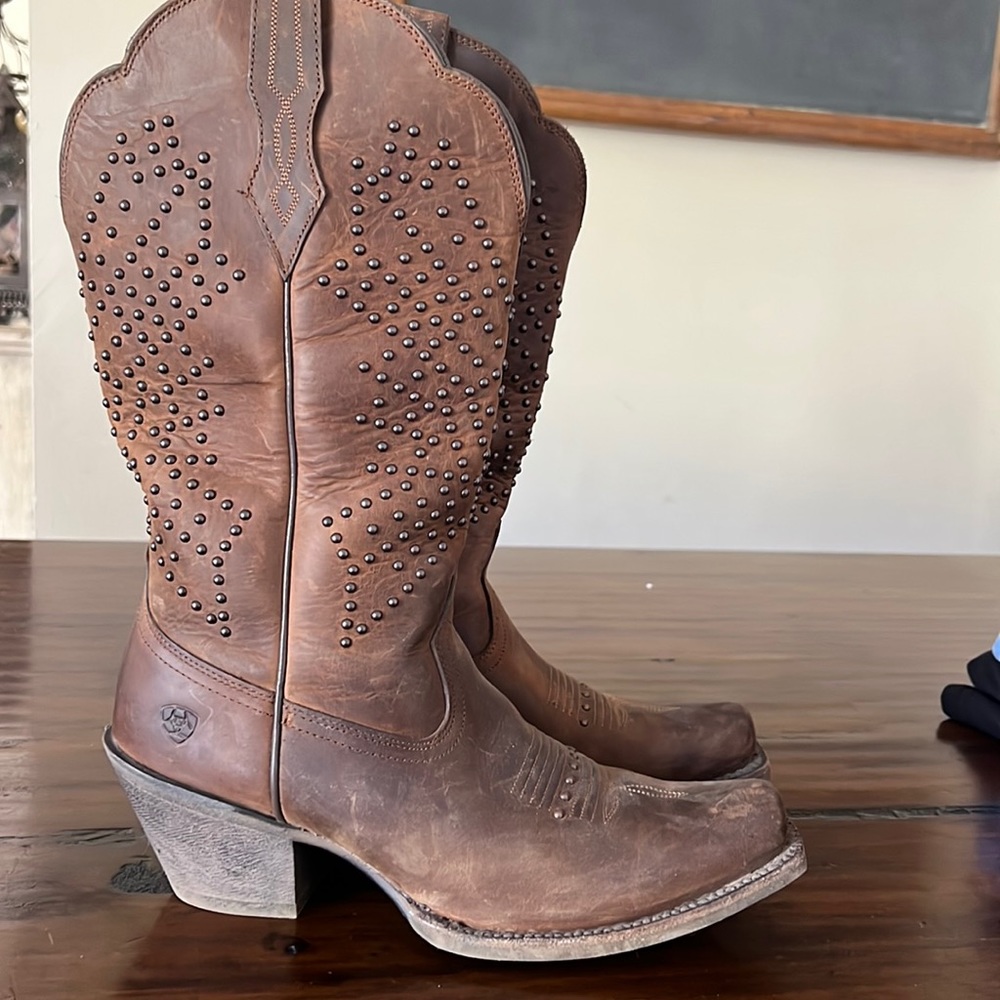 Women’s ARIAT LAKYN Western Boots sz 8.5